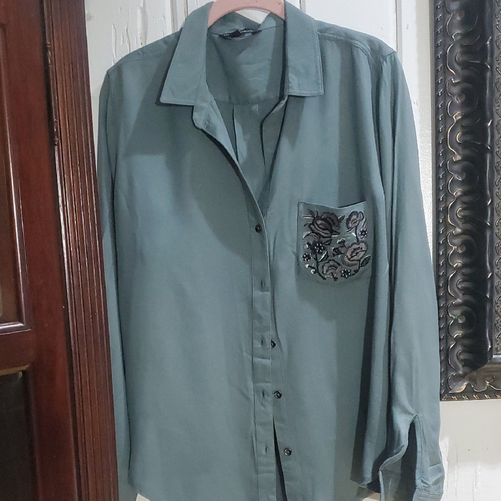 Sage Green Casual Button Down Shirt with Long Sleeves and Relaxed Fit